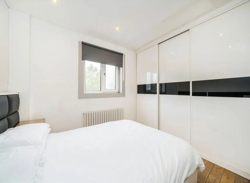 Wandsworth Road, Clapham, SW8, photo 5
