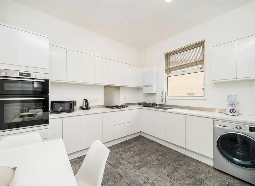 Wandsworth Road, Clapham, SW8, photo 4