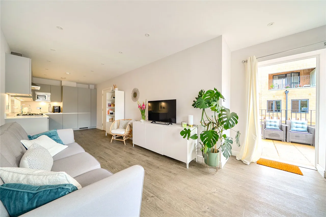Ravenscar Road, Surbiton, KT6, photo 2