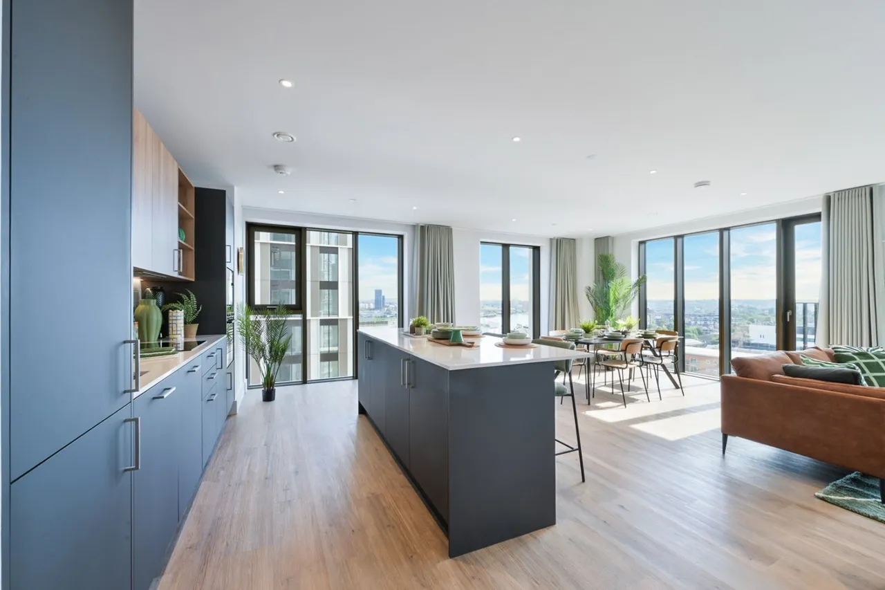 3 bed flat to rent, Charter Street, Canary Wharf, E22