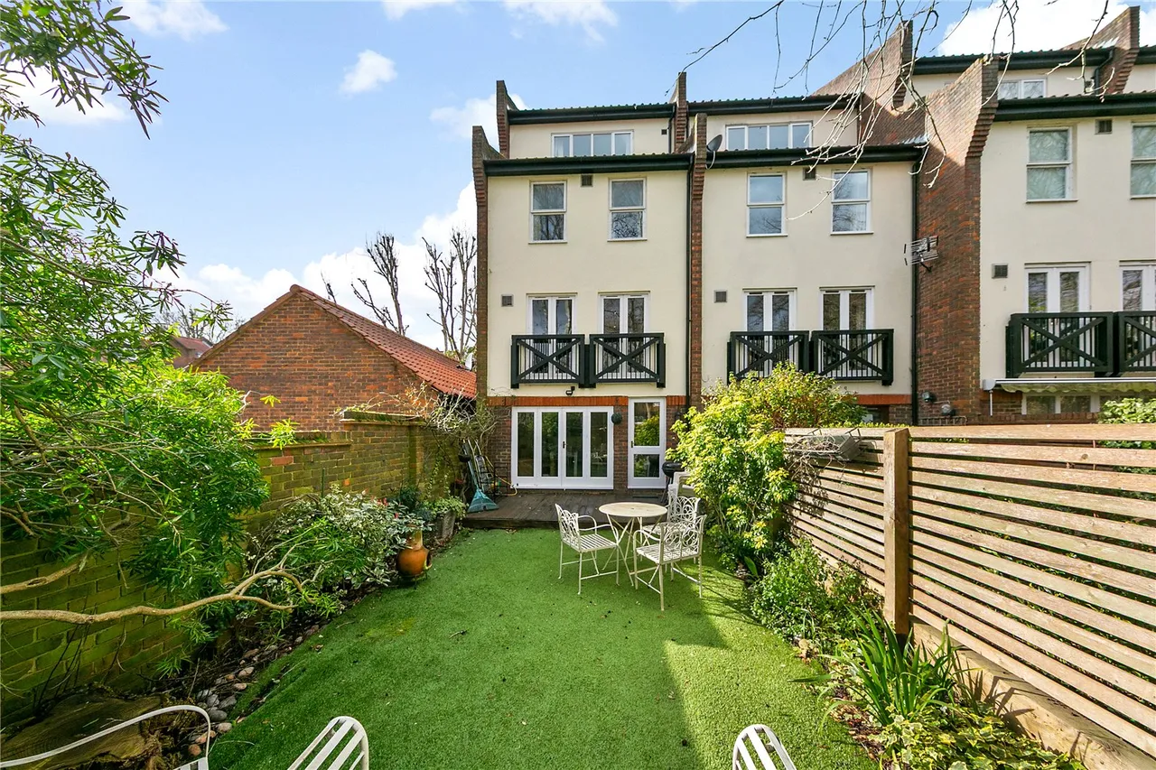 Millside Place, Old Isleworth, TW7, photo 3