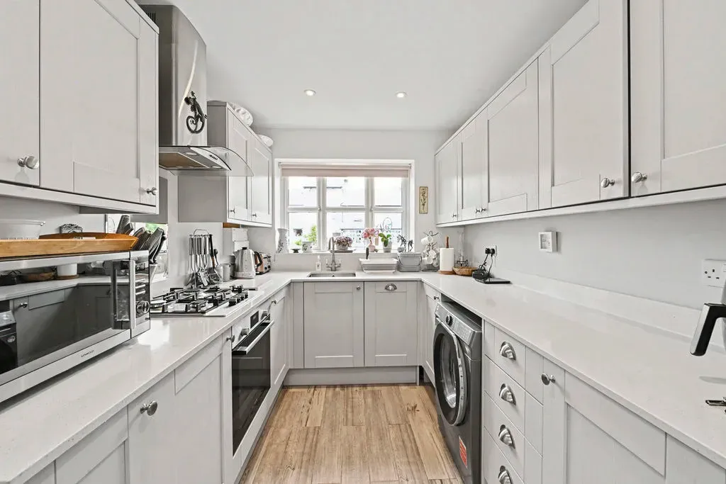 Weston Road, Aston Clinton, Aylesbury, Buckinghamshire, HP22 5EJ, photo 2