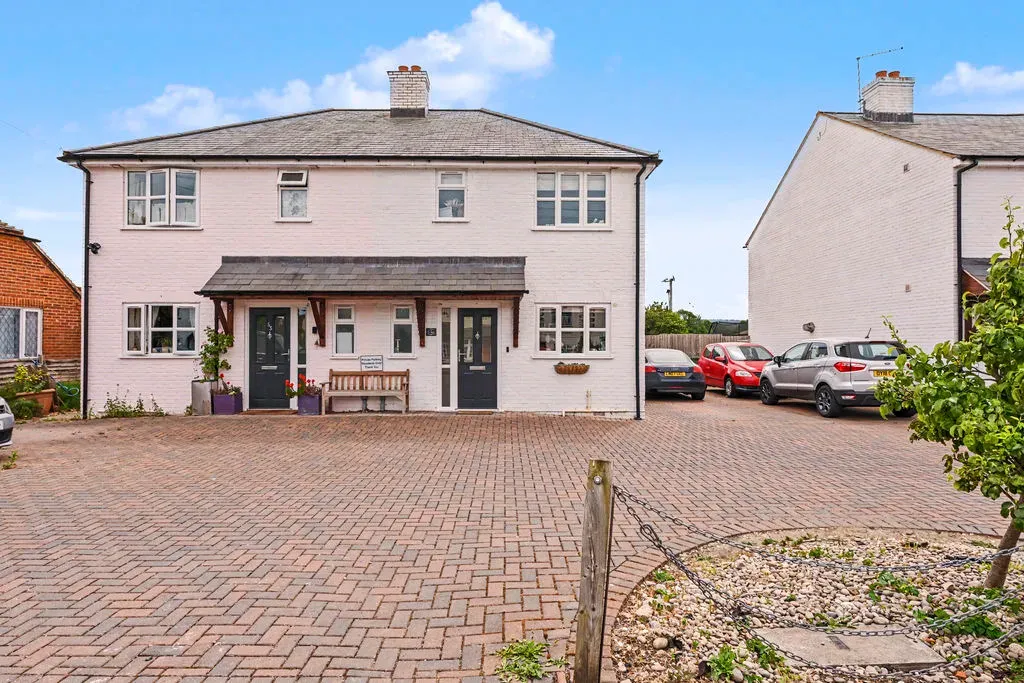 3 bed house for sale — Weston Road, Aston Clinton, Aylesbury, Buckinghamshire, HP22 5EJ
