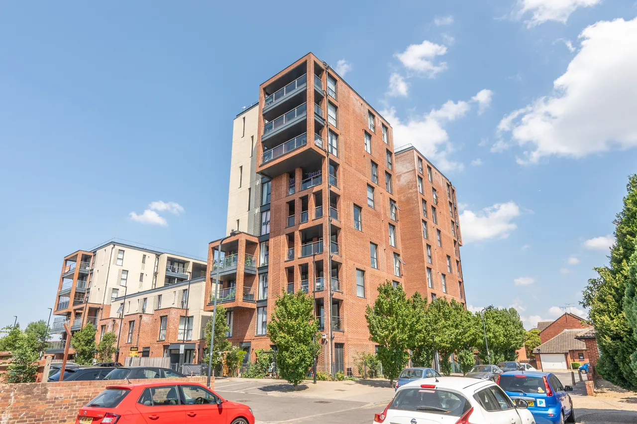 London, NW10, photo 13
