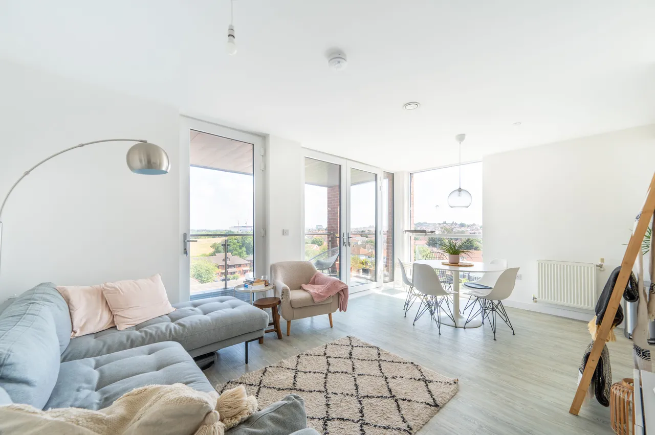 2 bed flat for sale, London, NW10