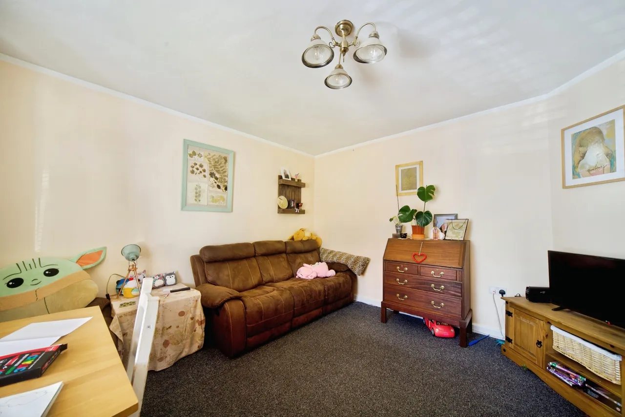Bentry Close, Dagenham, photo 5