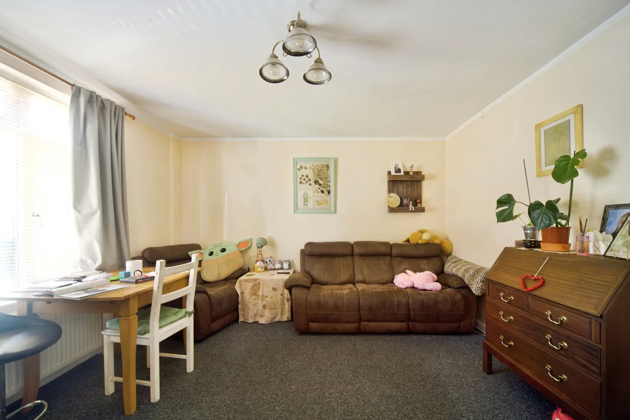 Bentry Close, Dagenham, photo 4