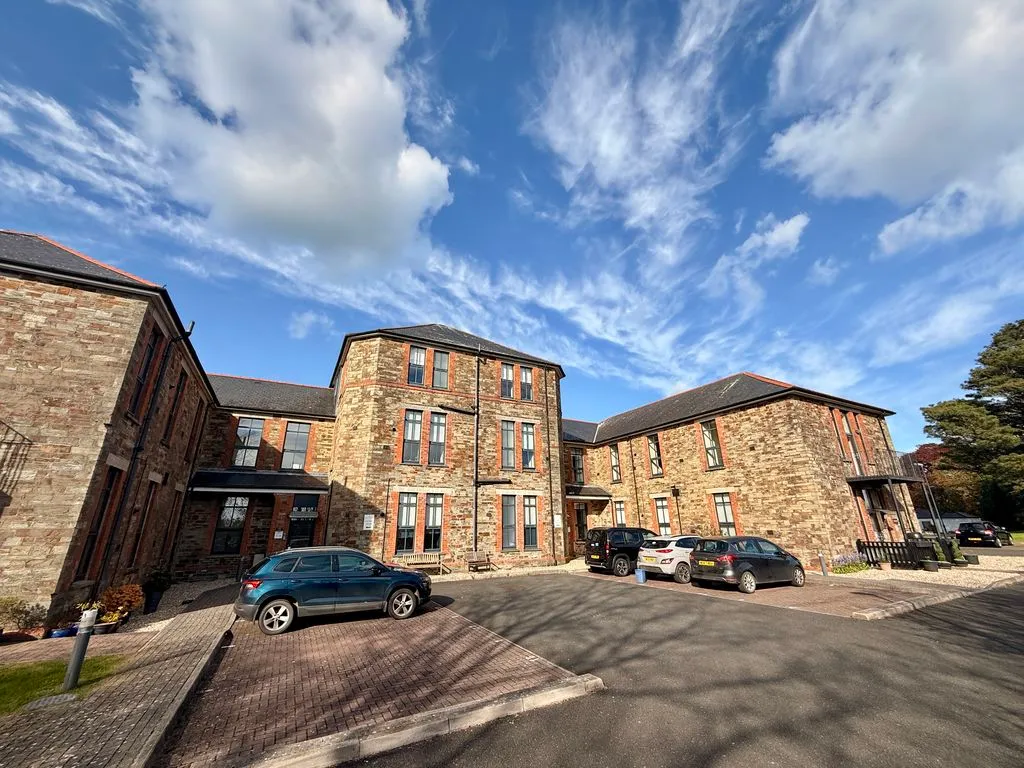 3 bed flat for sale, Lamellion Court, Liskeard, PL14