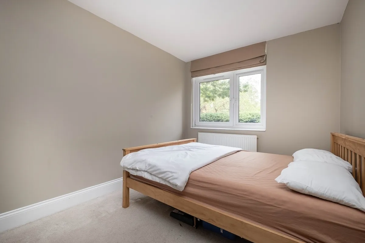Strathdon Drive London SW17, photo 5