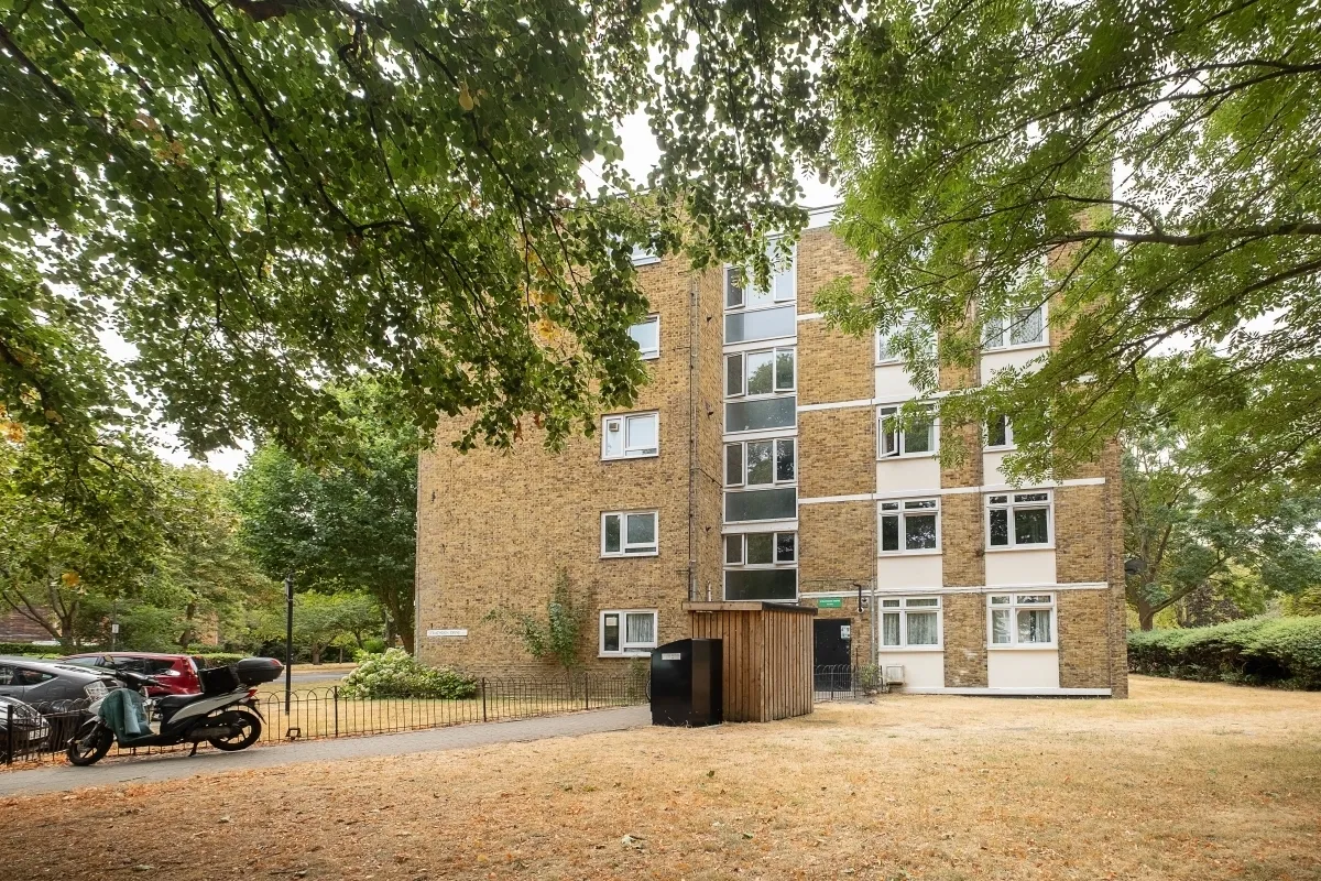 Strathdon Drive London SW17, photo 9