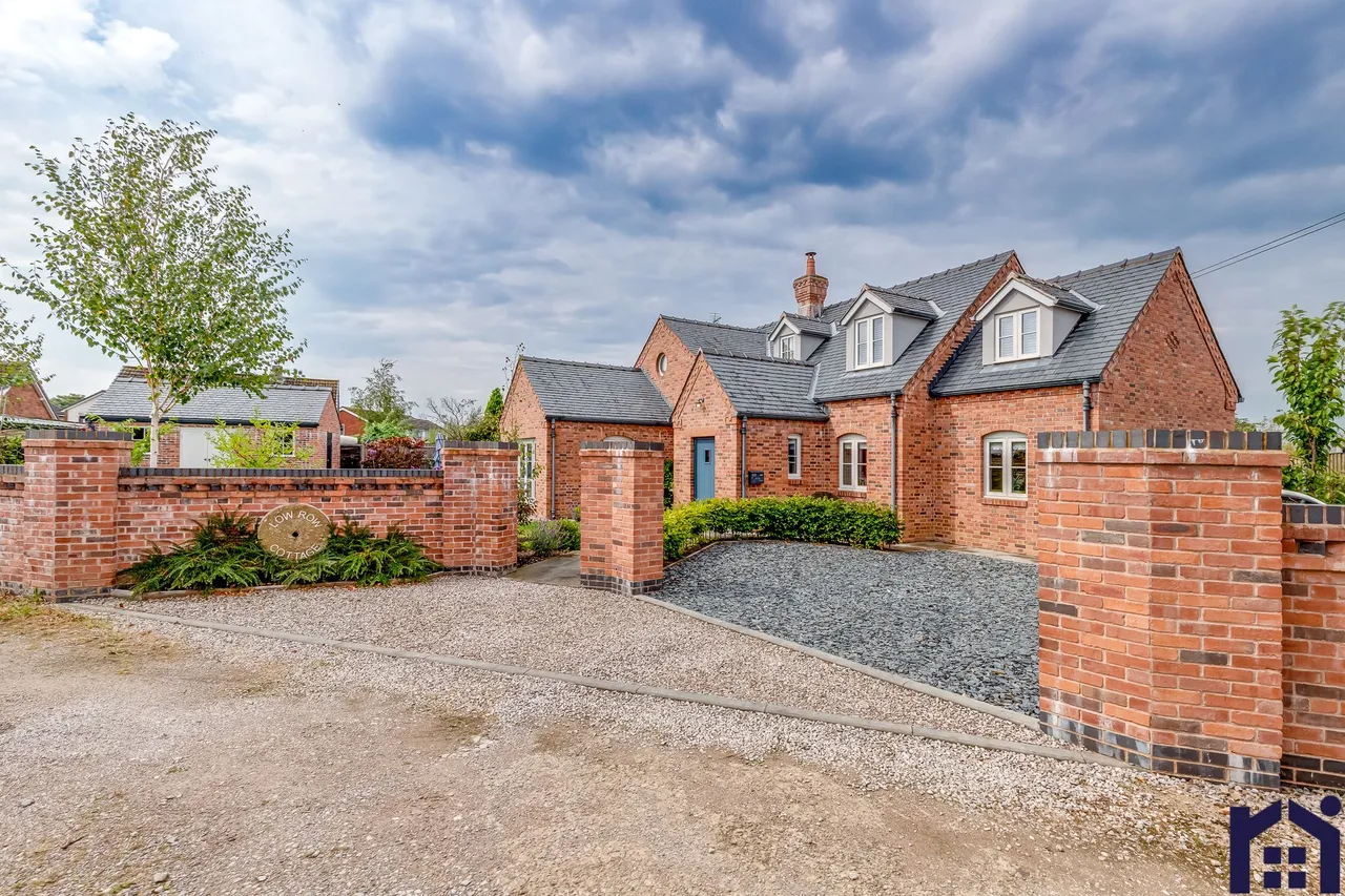 3 bed house for sale — Towngate, Eccleston, Chorley, PR7 5QS