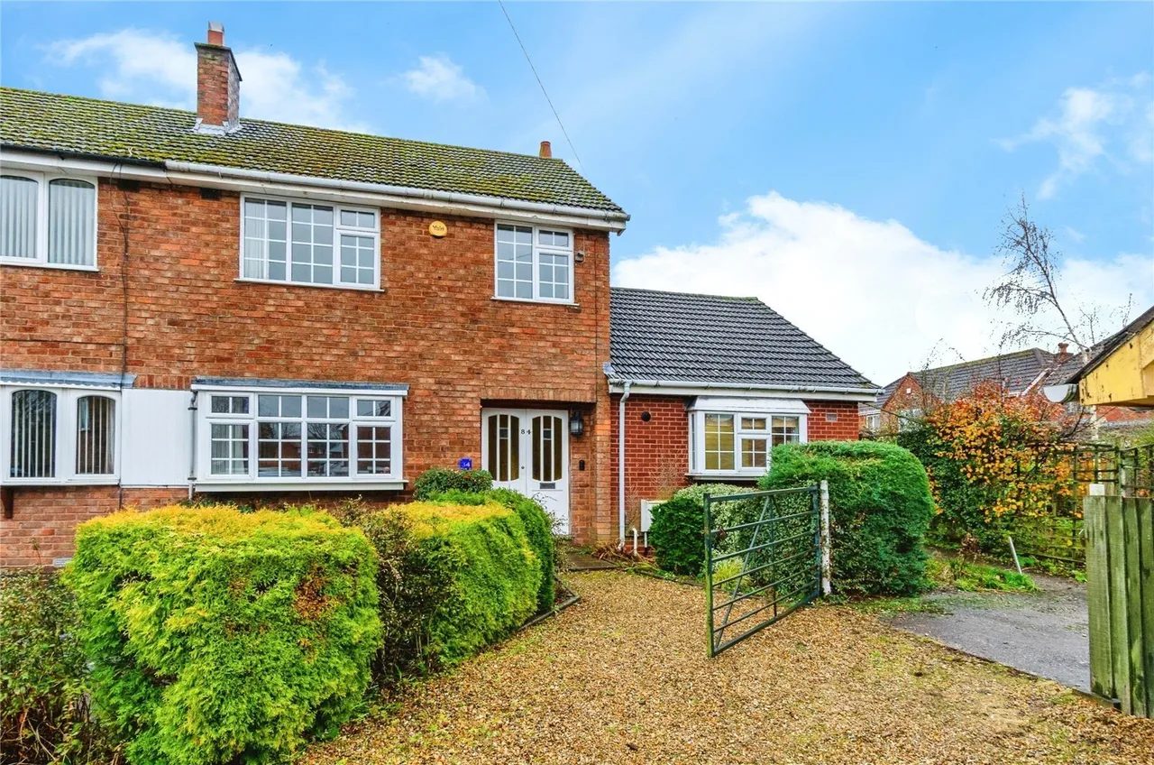 3 bed house for sale — Bridges Crescent, Norton Canes, Cannock, Staffordshire, WS11