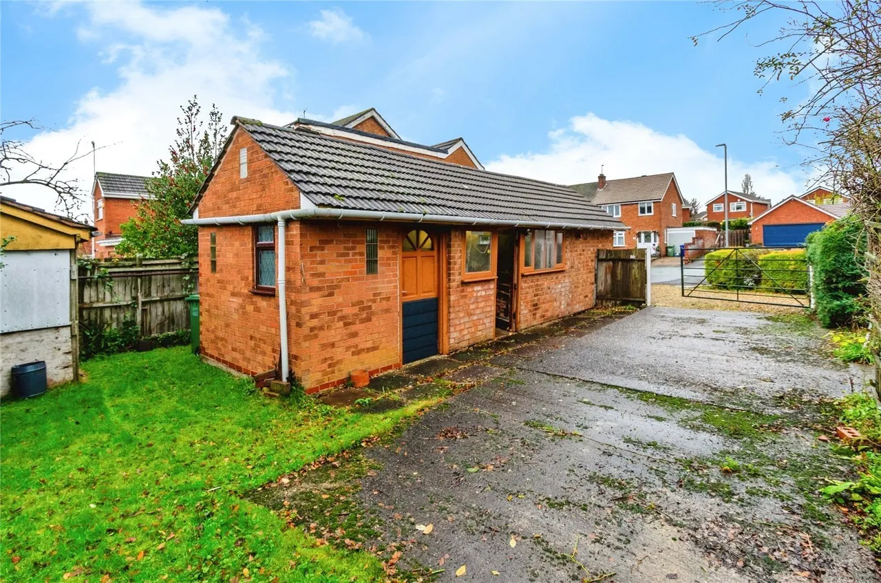 Bridges Crescent, Norton Canes, Cannock, Staffordshire, WS11, photo 22