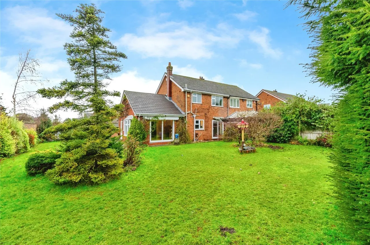 Bridges Crescent, Norton Canes, Cannock, Staffordshire, WS11, photo 25