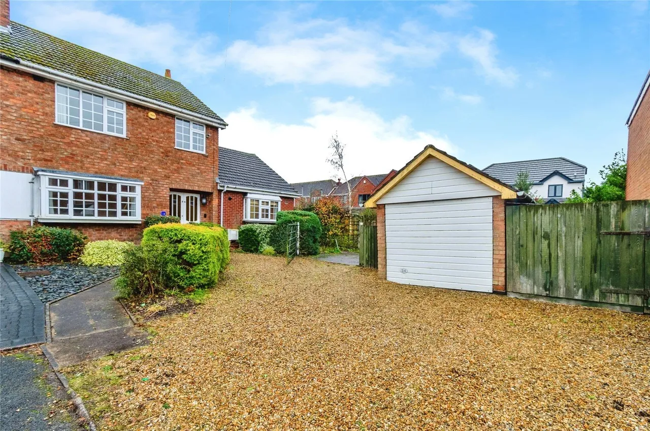 Bridges Crescent, Norton Canes, Cannock, Staffordshire, WS11, photo 14