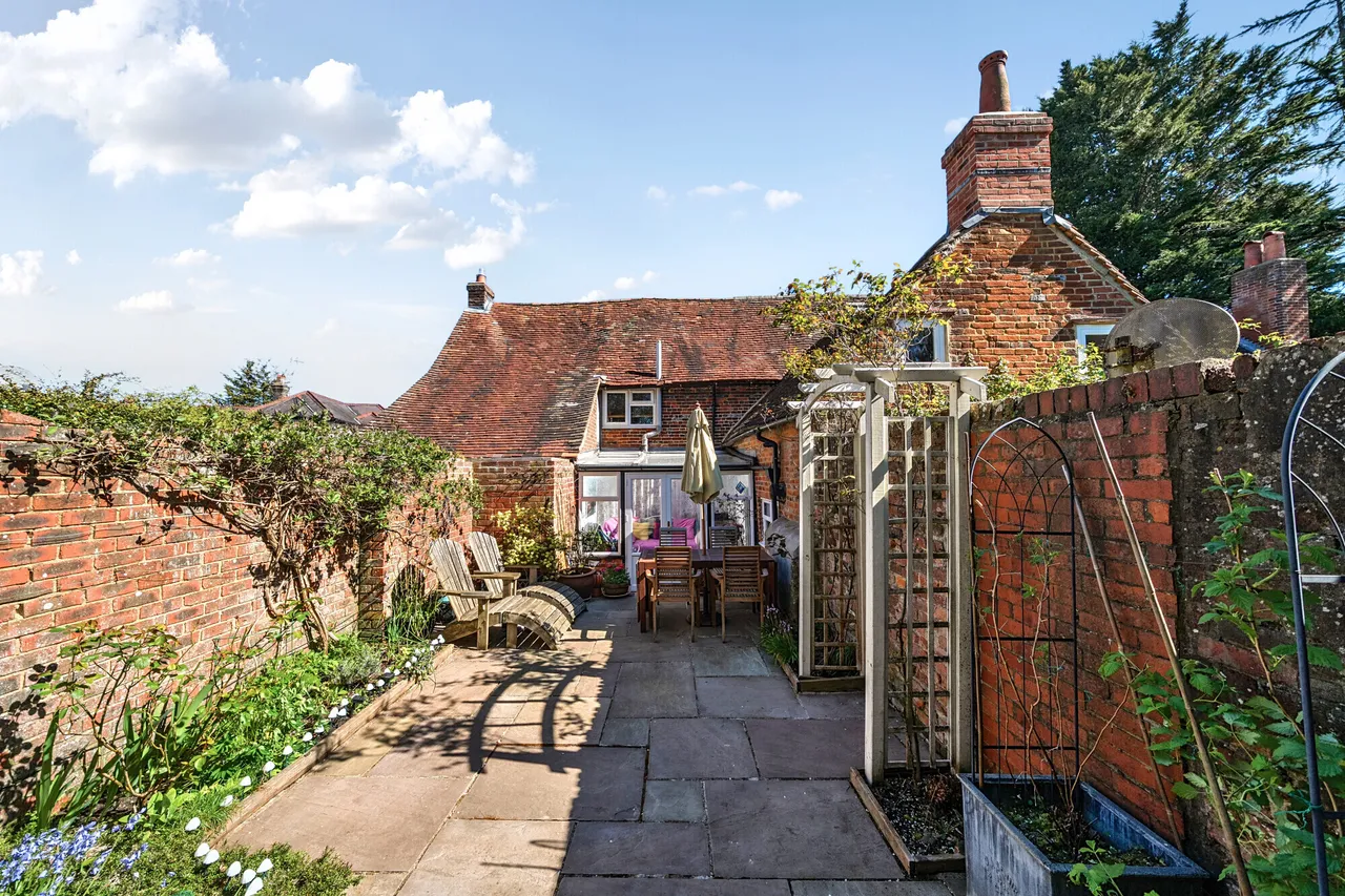 Upper Hale Road, Farnham, GU9, photo 9