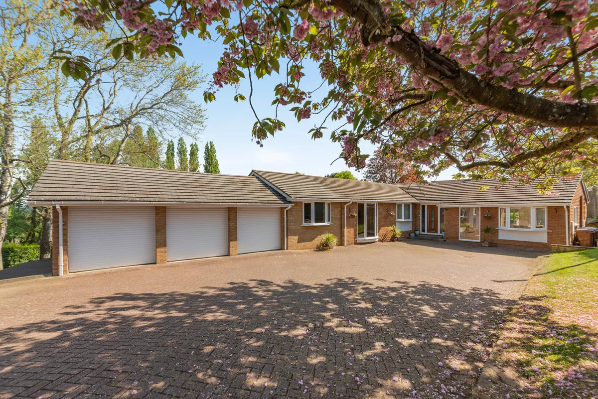 5 bed house for sale, Coldstream Lane, Hardingstone Northampton, NN4