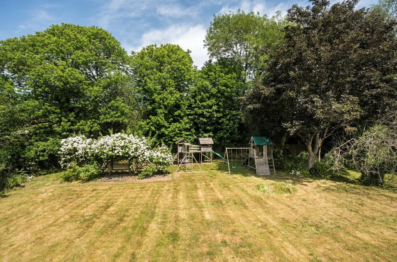 Distinguished Detached Edwardian Residence, East Malling, photo 25