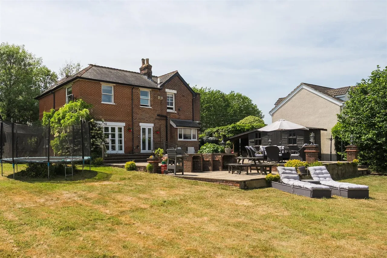 Distinguished Detached Edwardian Residence, East Malling, photo 29