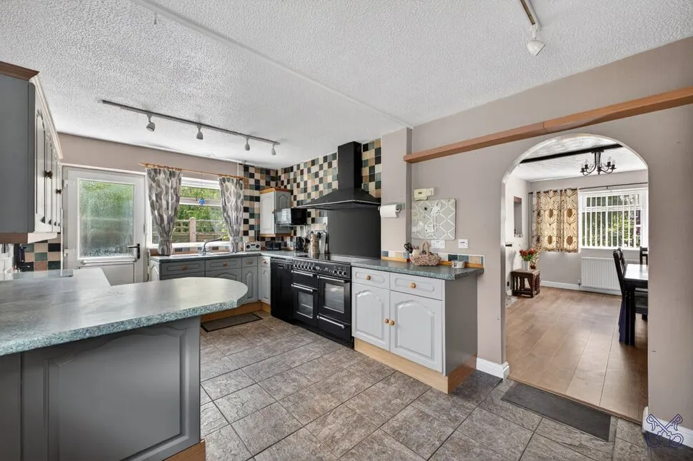 Blacksmiths Close, South Littleton, WR11, photo 5