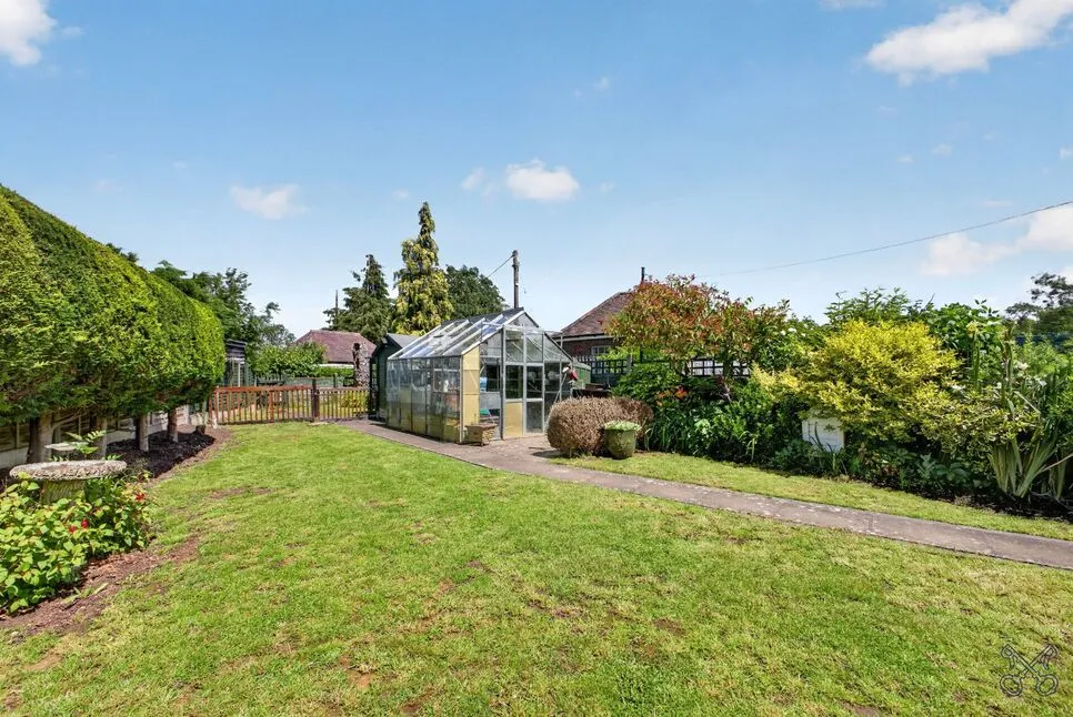 Blacksmiths Close, South Littleton, WR11, photo 16