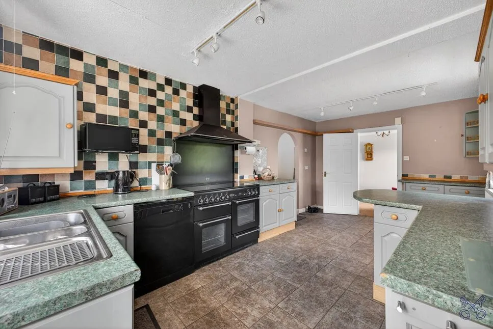 Blacksmiths Close, South Littleton, WR11, photo 7