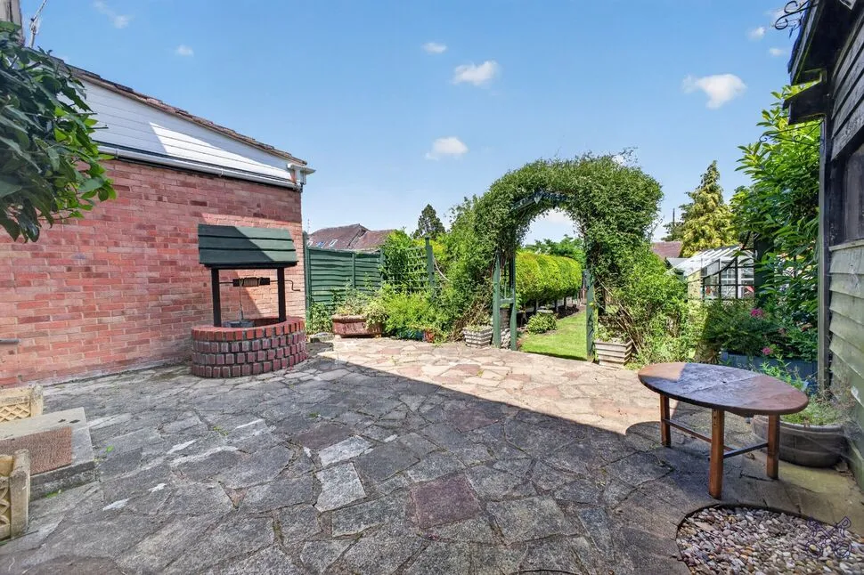 Blacksmiths Close, South Littleton, WR11, photo 15