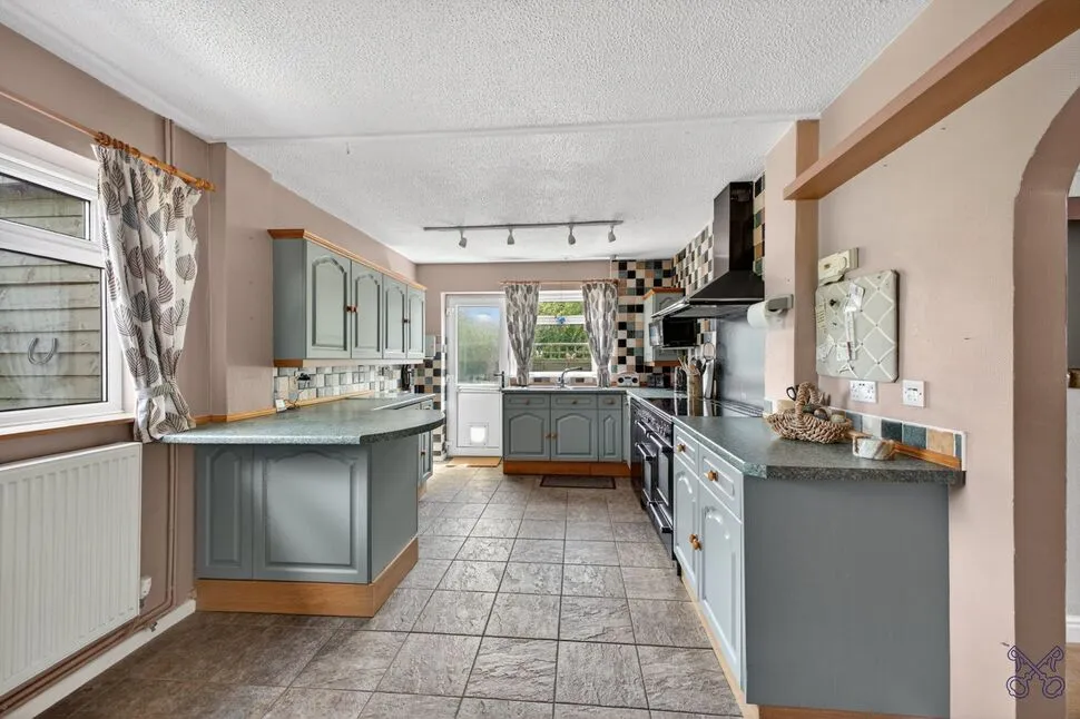 Blacksmiths Close, South Littleton, WR11, photo 4