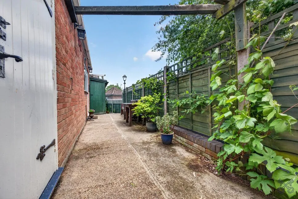 Blacksmiths Close, South Littleton, WR11, photo 20