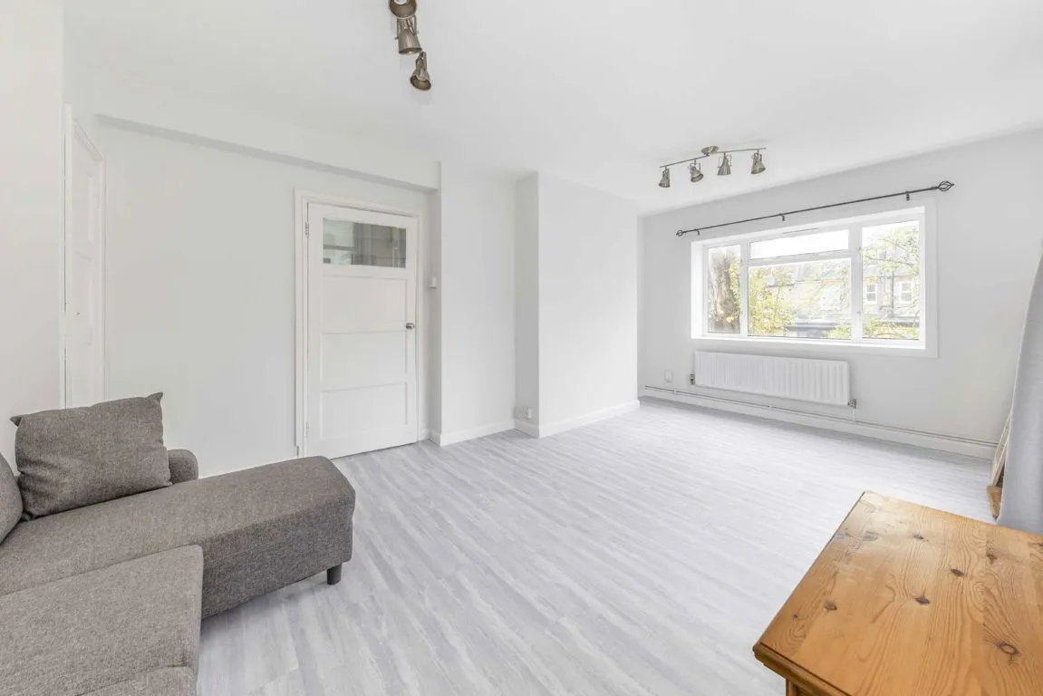 Gap Road, SW19, photo 2