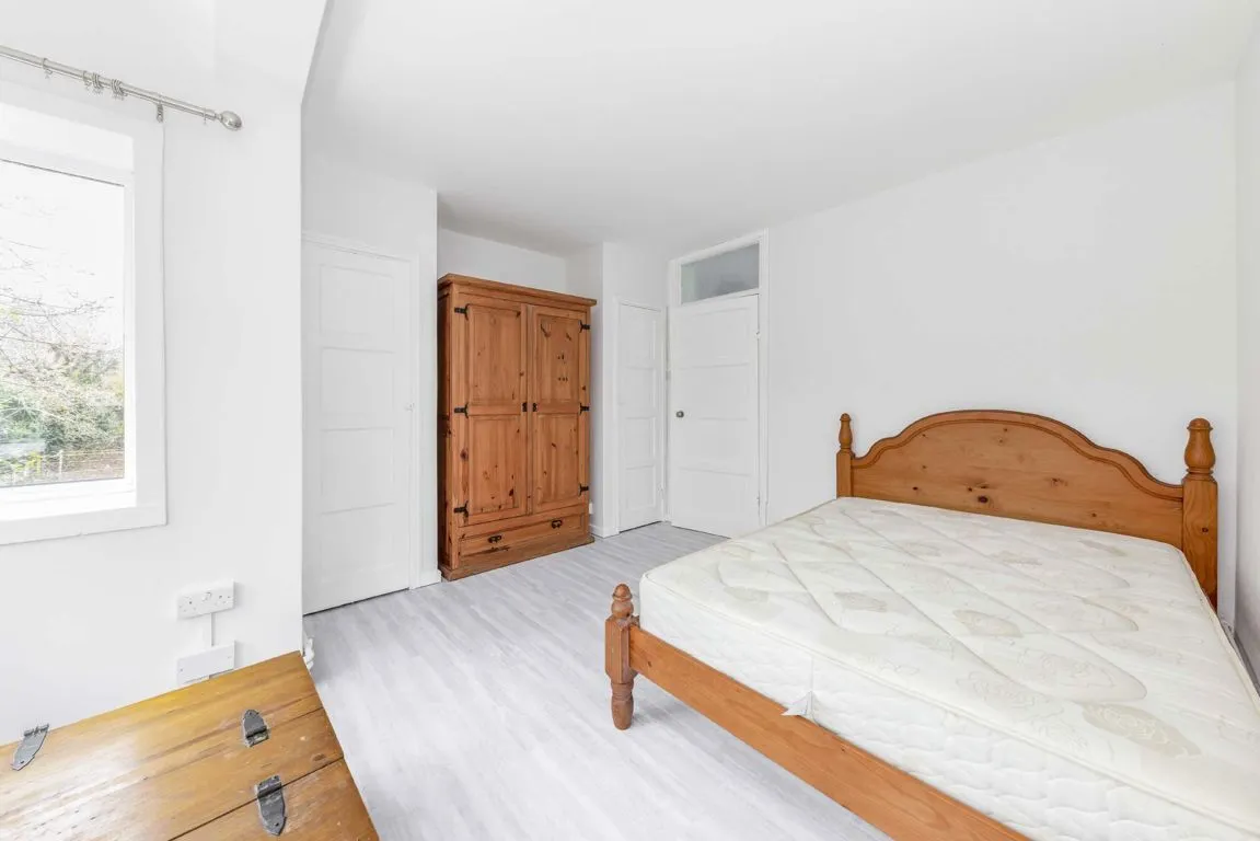 Gap Road, SW19, photo 3