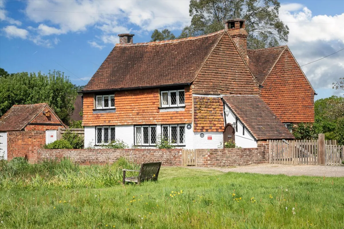 3 bed house for sale, The Common, Dunsfold, GU8