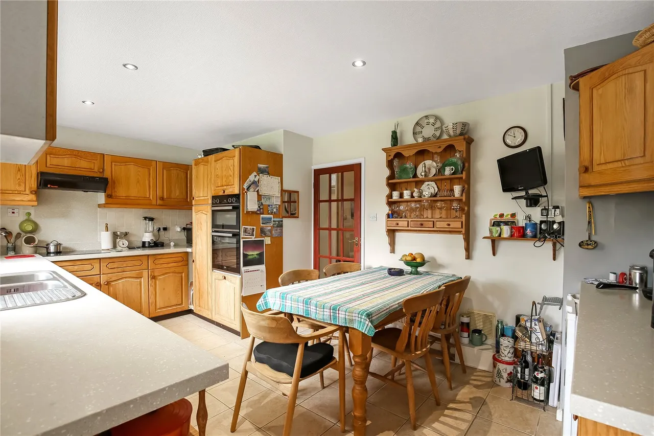 Saunders Lane, Awbridge, Romsey, Hampshire, SO51 0GP, photo 6