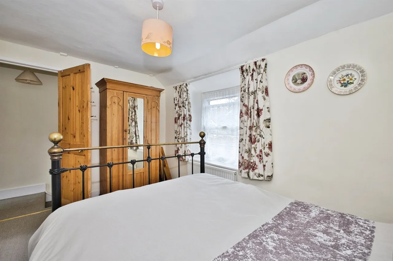 Lang Road, Crewkerne, TA18, photo 16