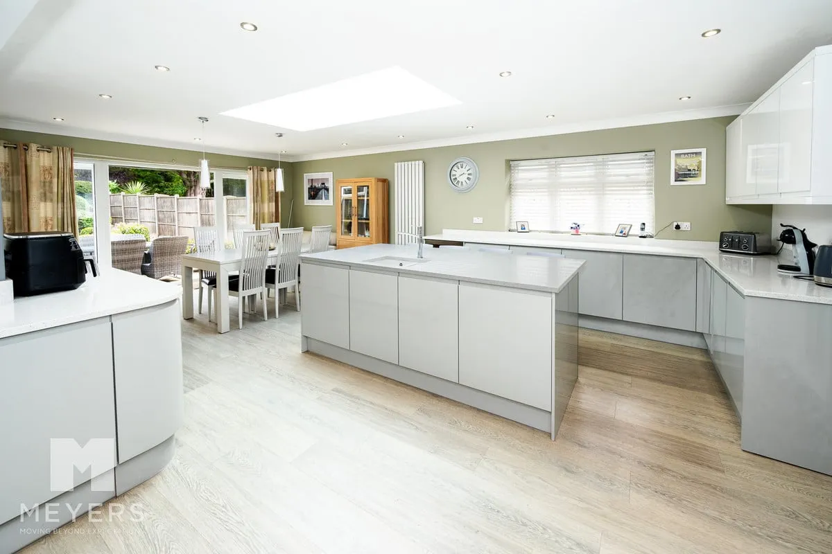 Burton Close, Ashley Heath, BH24, photo 5