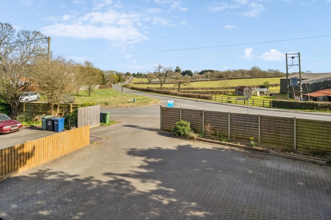 Heath End Road, Great Kingshill, HP15, photo 43