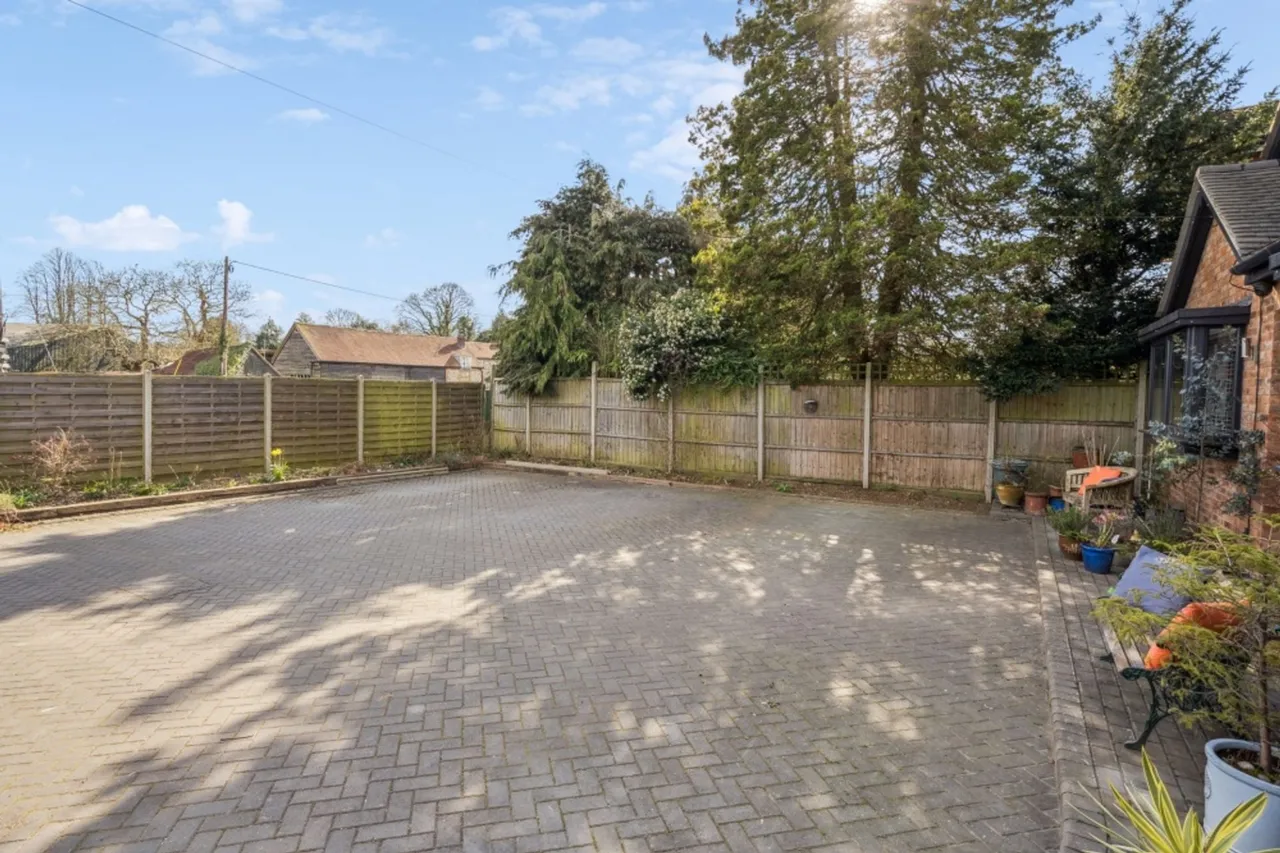Heath End Road, Great Kingshill, HP15, photo 44