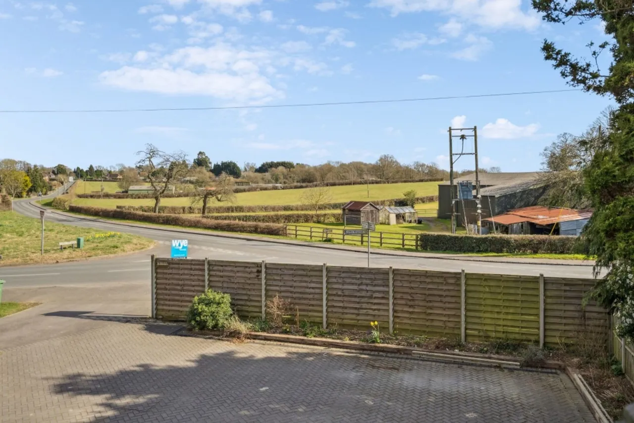 Heath End Road, Great Kingshill, HP15, photo 45