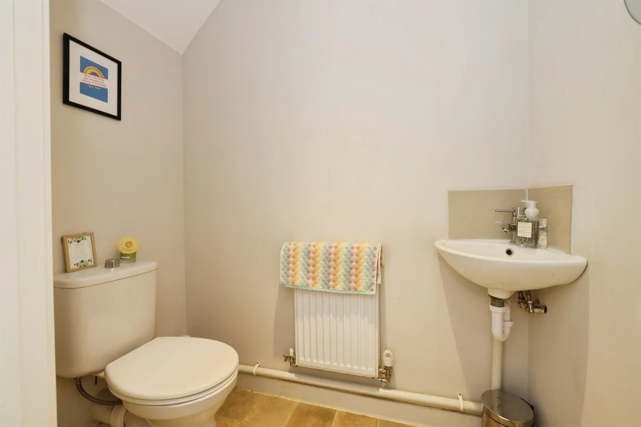 Wyke Court, Picket Piece, SP11, photo 17