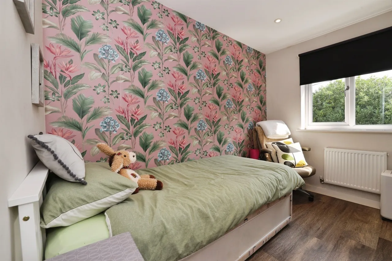 Wyke Court, Picket Piece, SP11, photo 9
