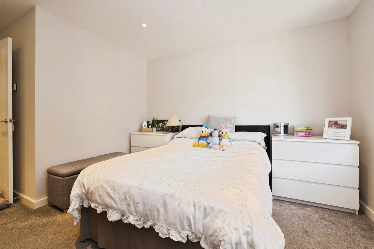 Wyke Court, Picket Piece, SP11, photo 7