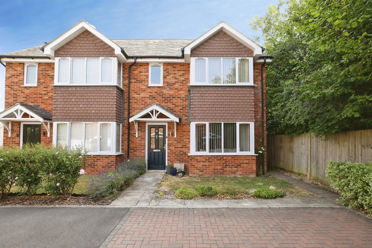 Wyke Court, Picket Piece, SP11, photo 13