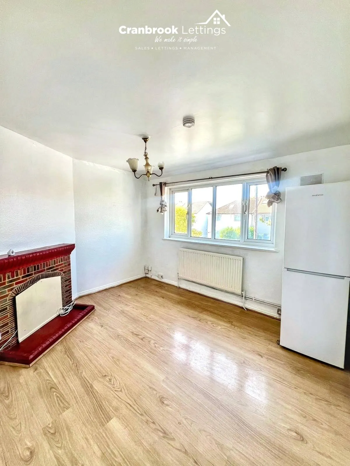 2 bed flat to rent — Gaysham Avenue, Ilford, IG2