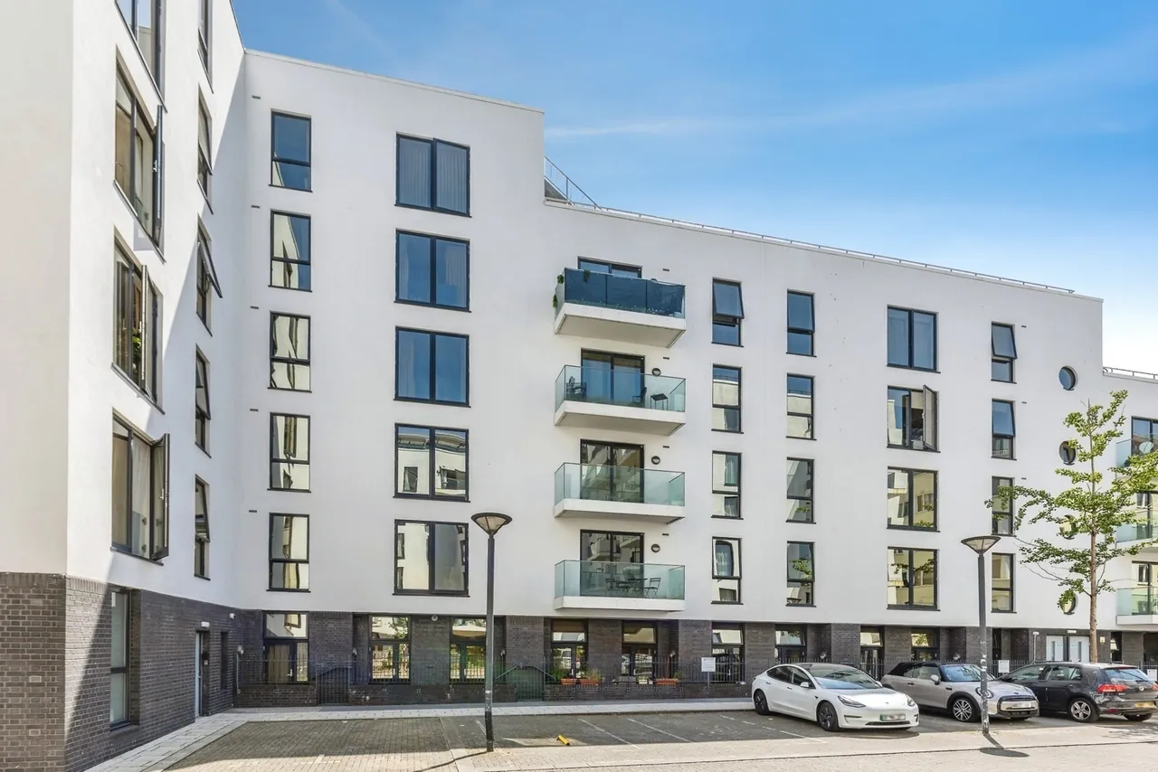 2 bed flat for sale, Millennium Promenade, Bristol, BS1