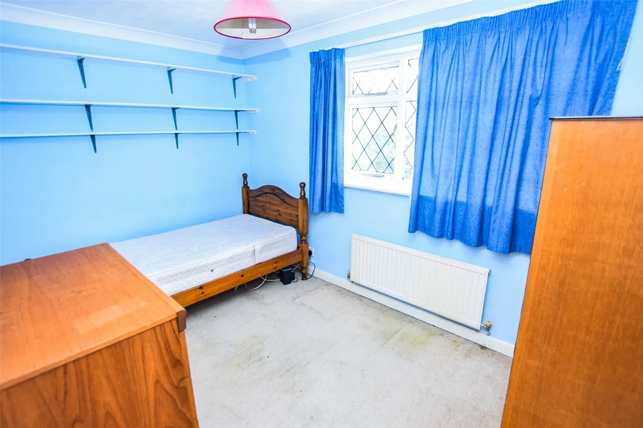 Pirbright Road, Farnborough, Hampshire, GU14 7AD, photo 12
