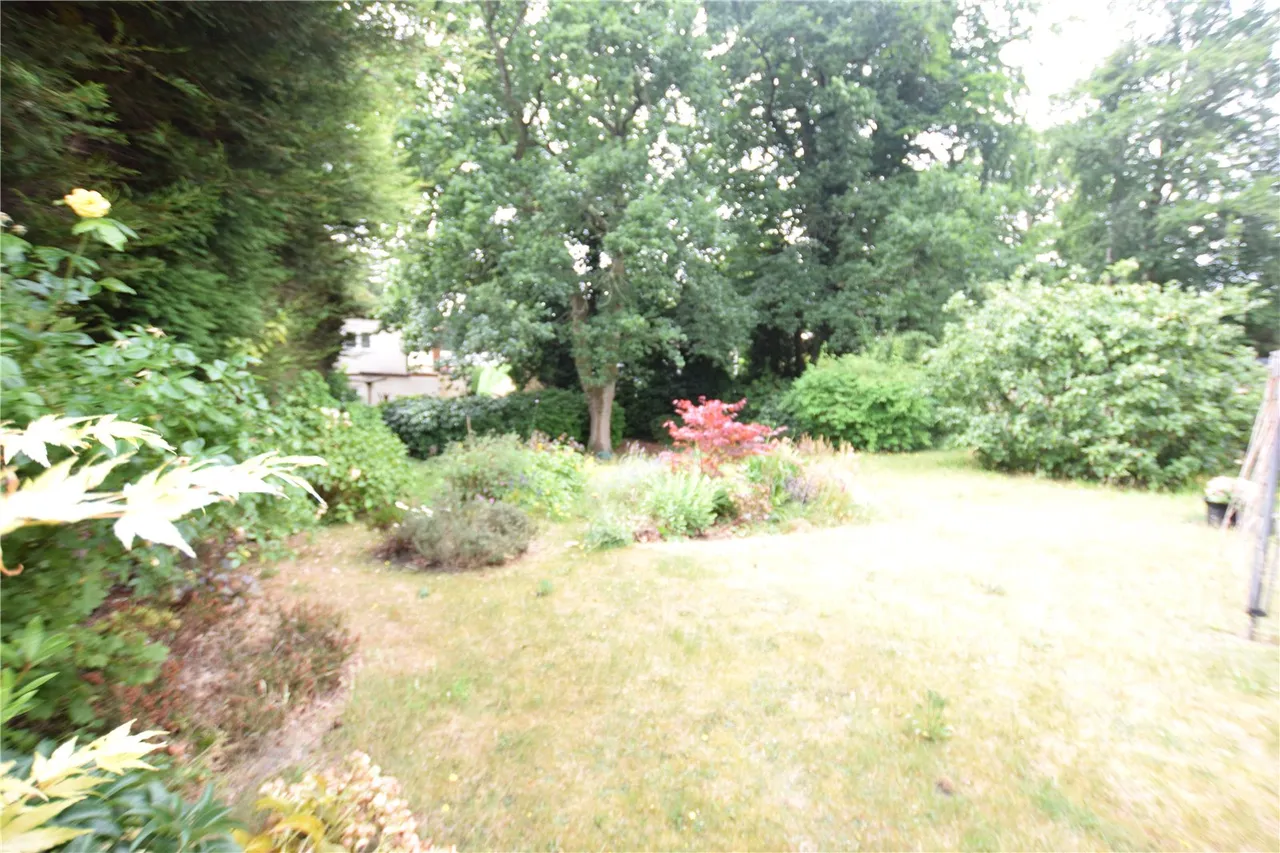 Pirbright Road, Farnborough, Hampshire, GU14 7AD, photo 6
