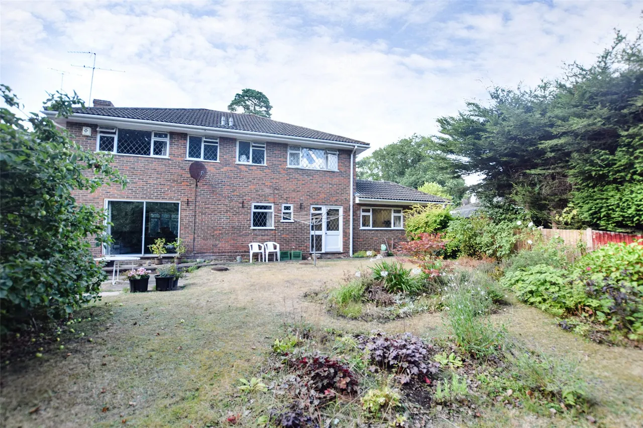 Pirbright Road, Farnborough, Hampshire, GU14 7AD, photo 17