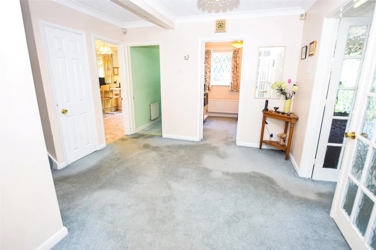 Pirbright Road, Farnborough, Hampshire, GU14 7AD, photo 5