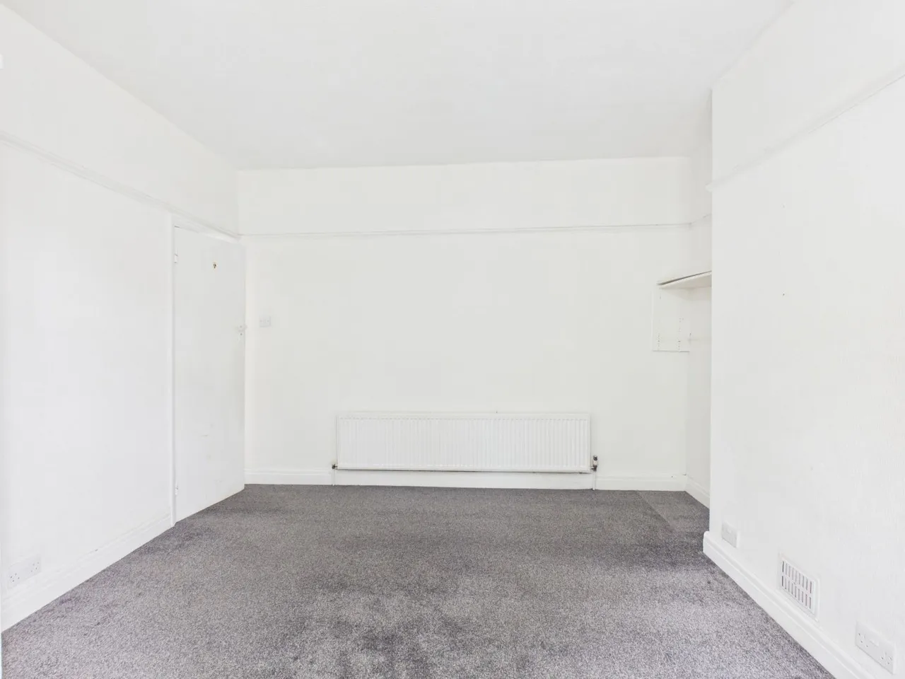 Sheffield Road, Hyde, SK14, photo 16