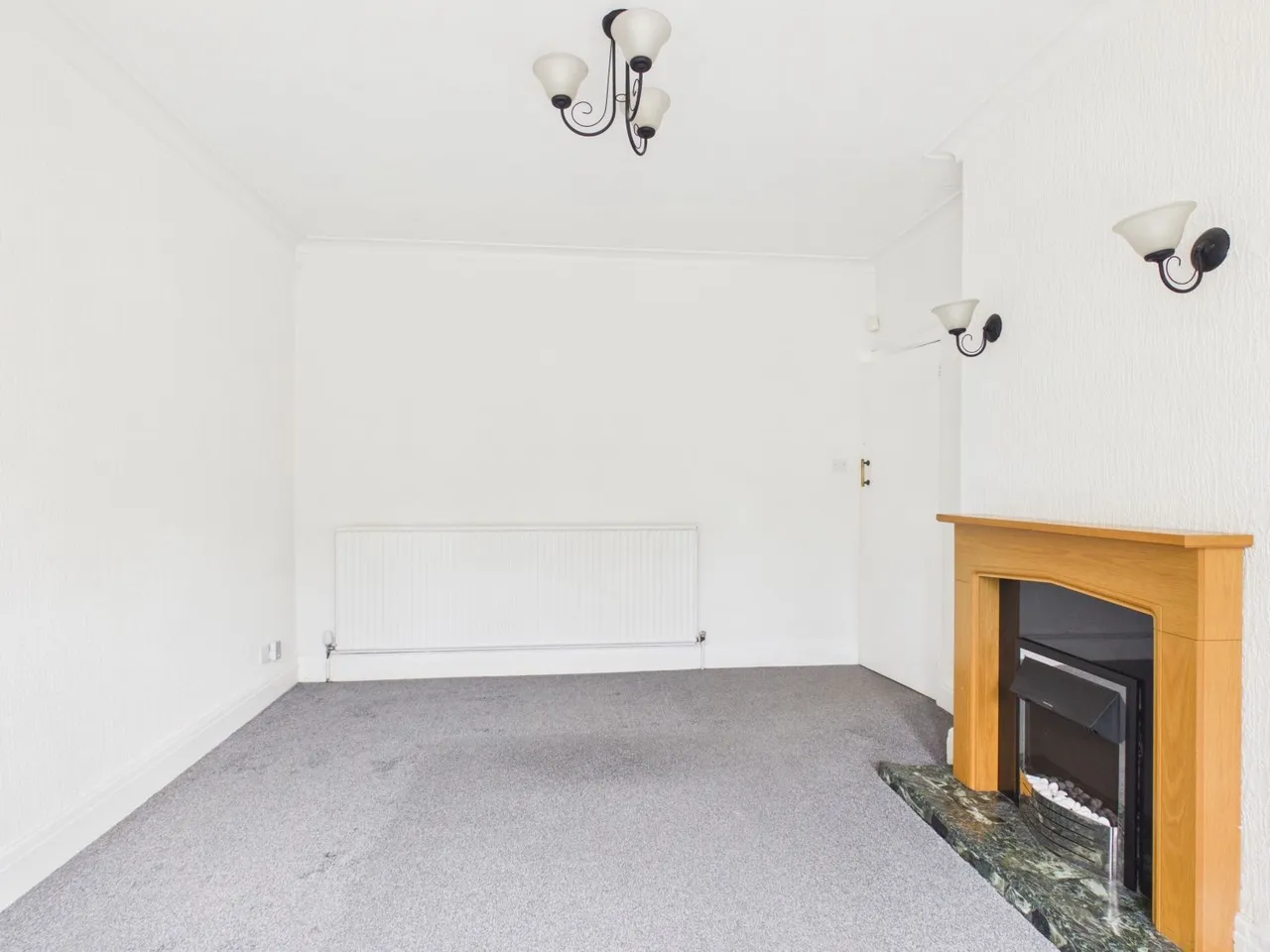 Sheffield Road, Hyde, SK14, photo 6
